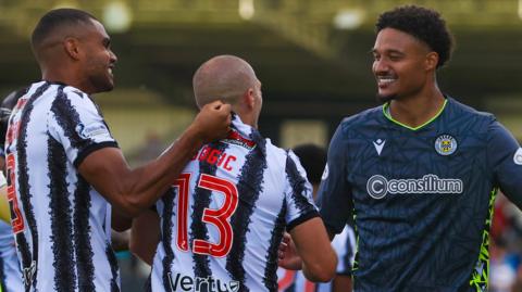 St Mirren players celebrating