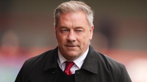 Crawley Town boss Scott Lindsey