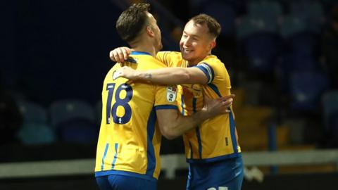 Mansfield Town v Reading