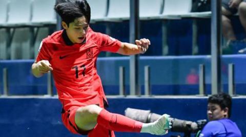 Yang Min-hyuk in action for South Korea