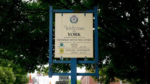 'Welcome to York' sign 