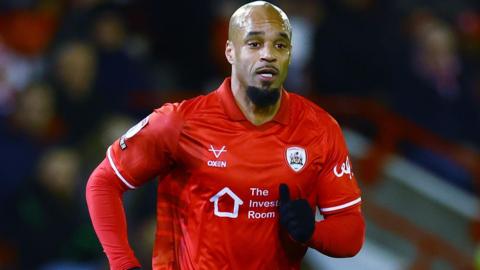 David McGoldrick in action for Barnsley in a League One match