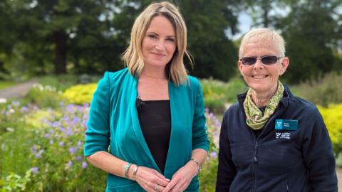 Màiri Rodgers agus Susan Thores