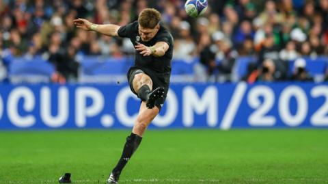 Jordie Barrett kicking a penalty for the All Blacks