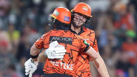 Matthew Breetzke of Sunrisers Eastern Cape and James Coles of Sunrisers Eastern Cape during the qualifier 2 match of the Betway SA20 season 4 between Sunrisers Eastern Cape (SEC) and Paarl Royals (PR) held at the Wanderers Cricket Stadium