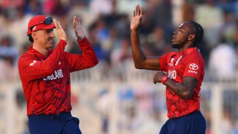 Jofra Archer celebrates a wicket
