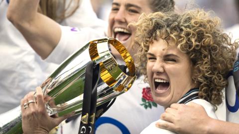 Ellie Kildunne lifts the Womens' Six Nations