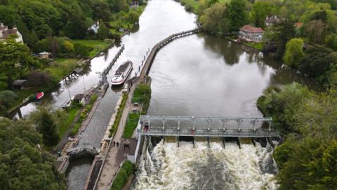 A bird's eye view of Henley Lock in Oxfordshire taken by a drone.