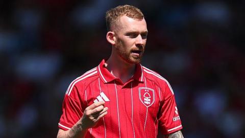 Lewis O'Brien in pre-season action for Nottingham Forest 