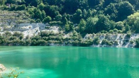 Old Kiln Lakes on a sunny day.