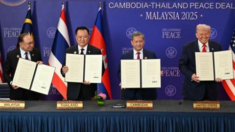Malaysia's Prime Minister Anwar Ibrahim, Thailand's Prime Minister Anutin Charnvirakul, Cambodia's Prime Minister Hun Manet and US President Donald Trump