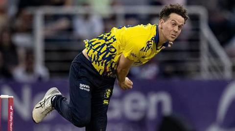 Durham leg spinner Nathan Sowter bowling