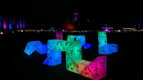 Twist and Shine by Kaleider is a beautiful landscape of interactive light sculptures. They are made out of interconnected prisms that can be twisted into thousands of different shapes.