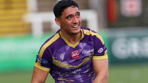 Nikau Williams kicks a goal for Newcastle Thunder