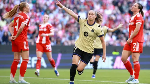 Ewa Pajor celebrates