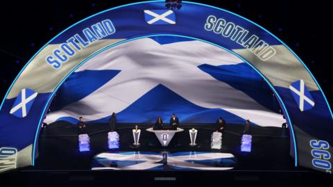 Alba air tighinn às an ad.