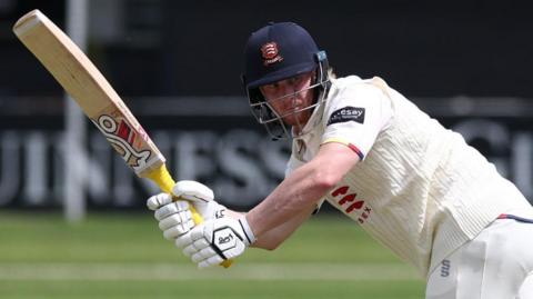 Jordan Cox batting for Essex