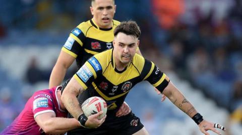 Tex Hoy in action for Castleford Tigers against Huddersfield Giants at the Magic Weekend