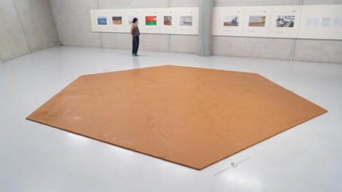 Wim T. Schippers, Peanut Butter Floor, 1962. Realised in 2026 at the Depot of Museum Boijmans Van Beuningen. © Raaf Blanker.