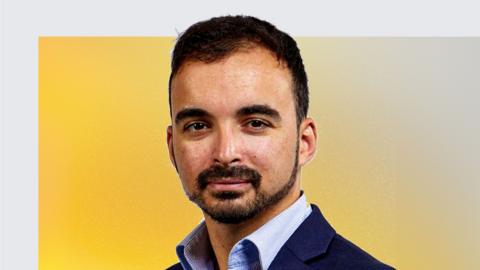 Chelsea reporter Nizaar Kinsella against a yellow background