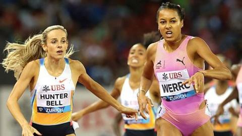 Audrey Werro (right) beats Georgia Hunter Bell in Zurich in 2025
