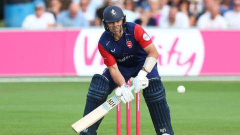 Jake Lintott of Essex plays a ramp shot during the Vitality Blast