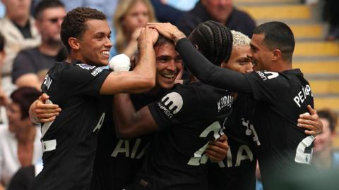 Tottenham players celebrate