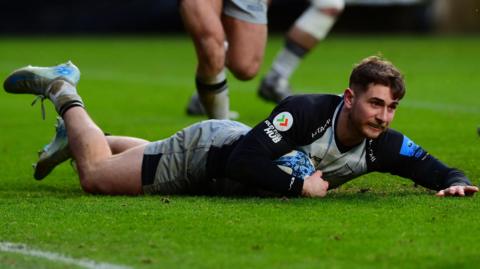 Ben Stevenson scoring a try for Newcastle against Bristol Bears in January 2025