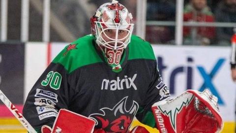 Christian Stoever defends his net