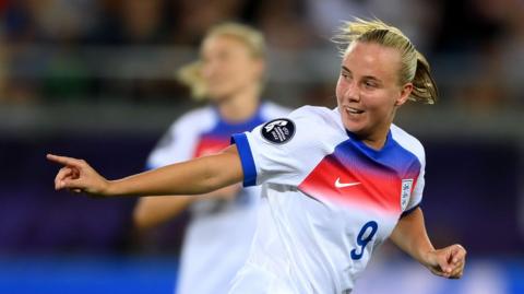 Beth Mead celebrates