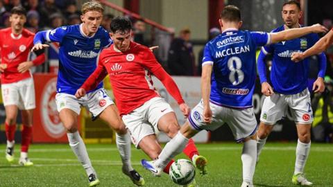 Larne v Linfield