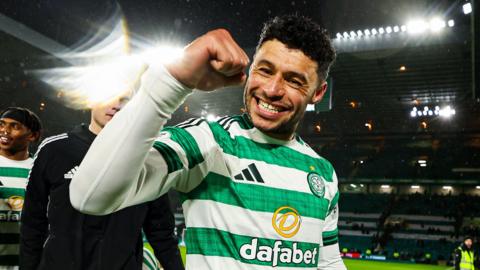 Alex Oxlade-Chamberlain celebrates