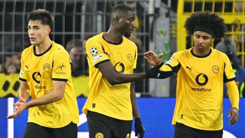 Borussia Dortmund celebrate a goal