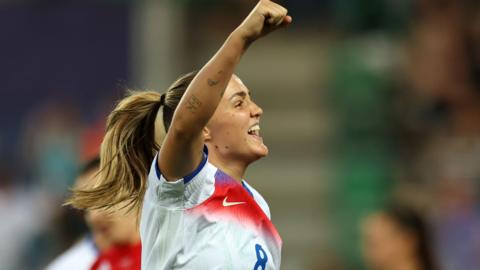 Georgia Stanway celebrates