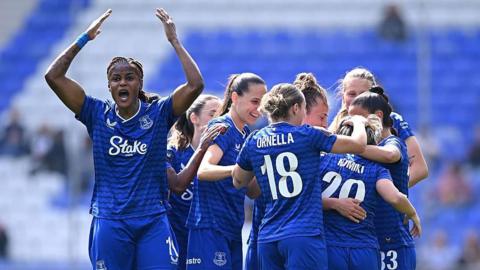 Yuka Momiki celebrates with Everton team-mates