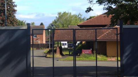 Fencing in front of the former Three Counties Hotel, Hereford