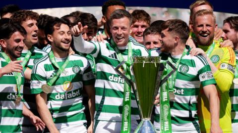 Celtic get trophy