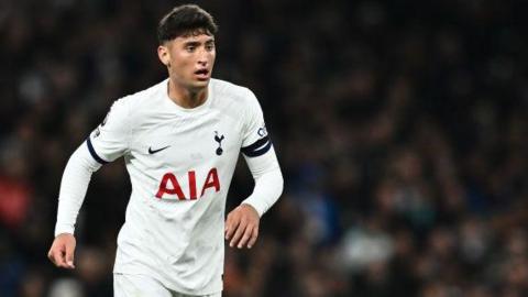 Alejo Veliz in action for Tottenham