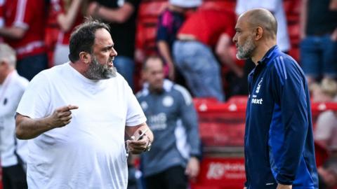 Marinakis and Nuno in discussion