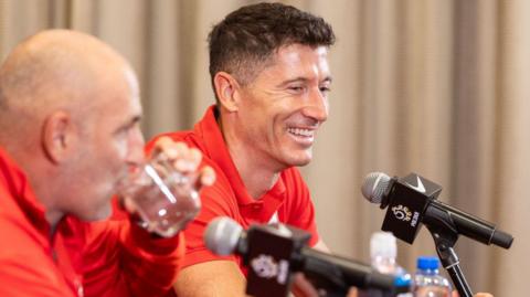 Michal Probierz and Robert Lewandowski during a Poland press conference