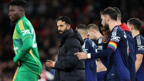 Ruben Amorim and his Man Utd players clap fans at Arsenal