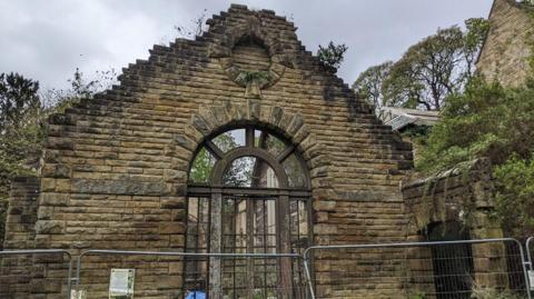 The Banqueting Hall without its roof