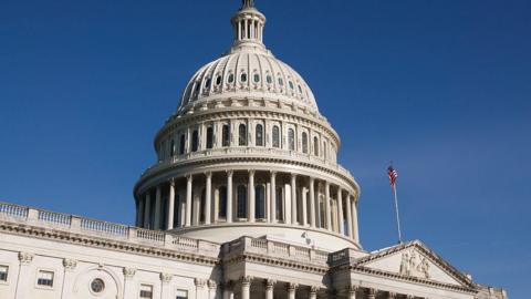 Война в Украине: Палата представителей США приняла новый пакет помощи Украине, но Сенат затем может его отклонить