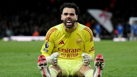 Arsenal goalkeeper David Raya celebrating