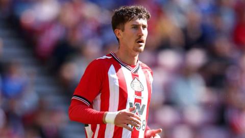 Trai Hume playing for Sunderland