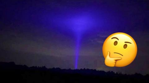 blue light and thinking emoji