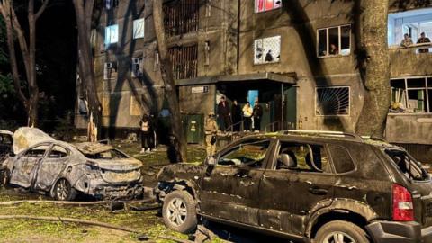 Война в Украине: массированные атаки дронов на Харьков и Днепр и удар по предприятие в Муроме