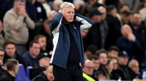 Everton boss David Moyes reacts during the Premier League match against Manchester City at Hill Dickinson Stadium