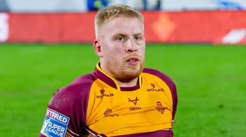 Oliver Wilson in action for Huddersfield Giants during the 2025 season