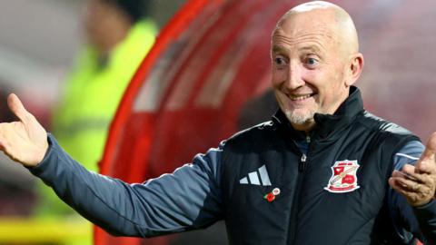 Swindon manager Ian Holloway